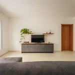New Spacious Fgura By Sf Homes