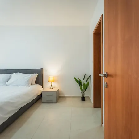 New Spacious Fgura By Sf Homes *