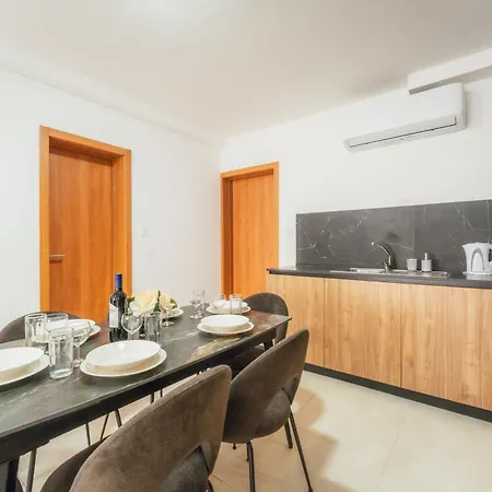 New Spacious Fgura By Sf Homes *