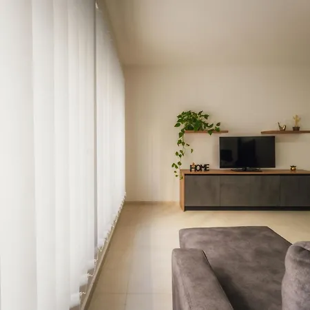 New Spacious Fgura By Sf Homes Apartment *