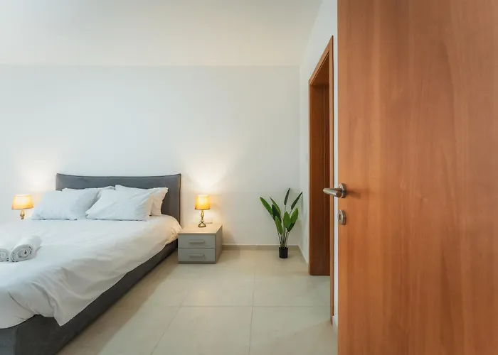 New Spacious Fgura By Sf Homes *