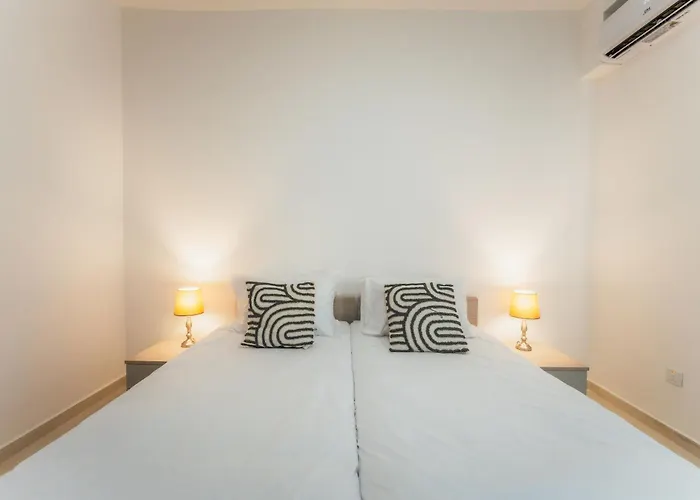 아파트 New Spacious Fgura By Sf Homes