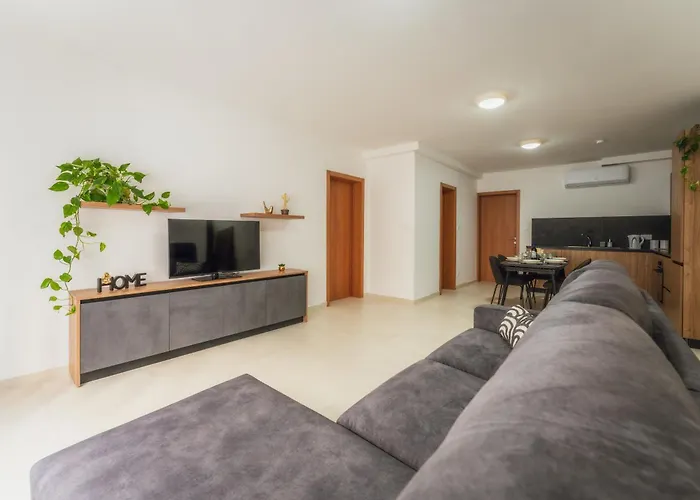 New Spacious Fgura By Sf Homes 아파트 *