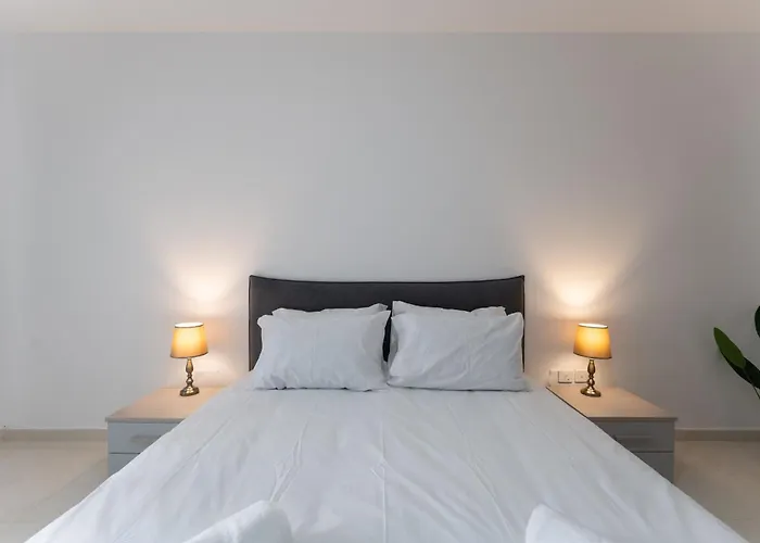 Apartament New Spacious Fgura By Sf Homes *